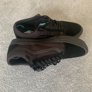 Vans old skool. Comfy Cush.